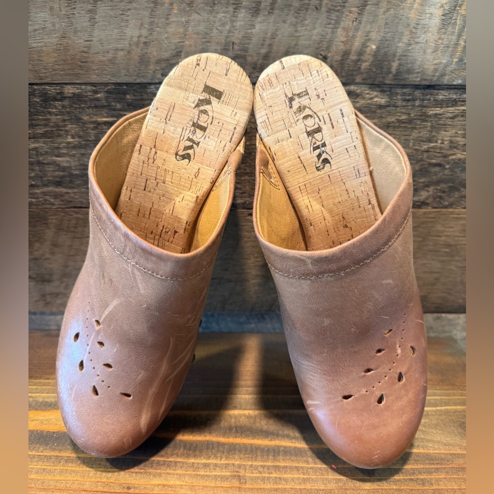 Women's Kork’s Brown Leather Clogs - Picture 2 of 4
